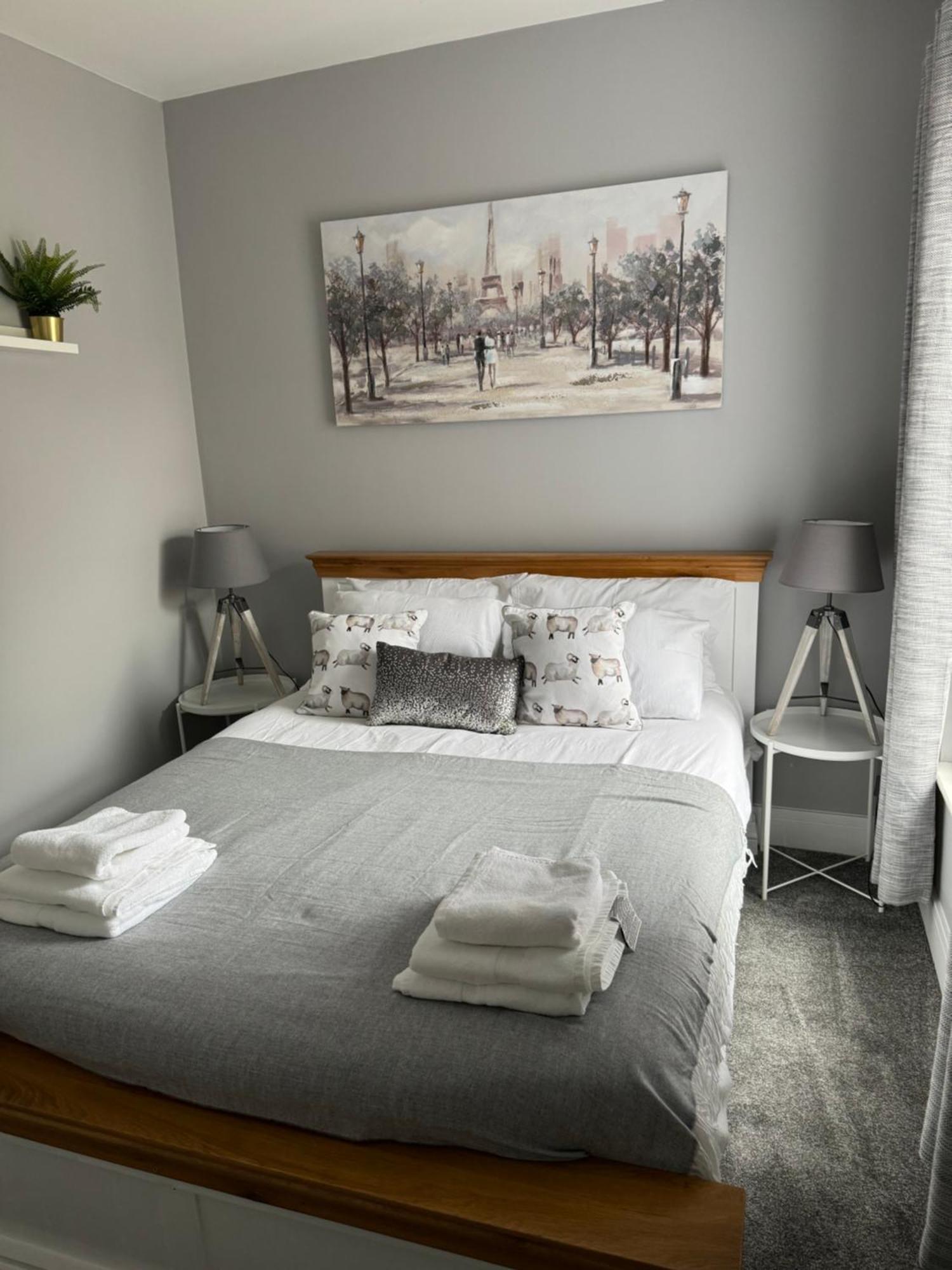 Modern, Spacious And Central Location アバーデア エクステリア 写真