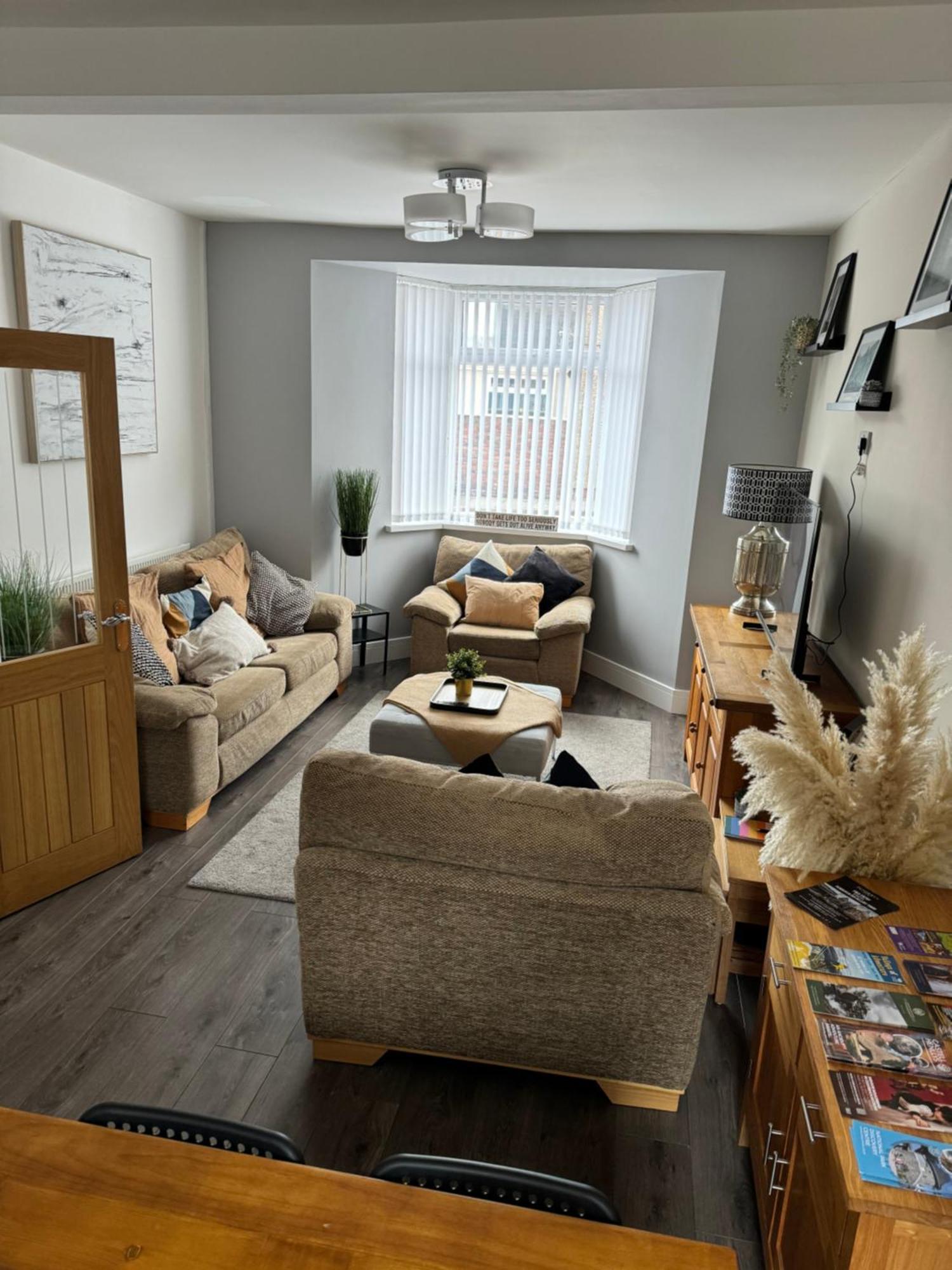 Modern, Spacious And Central Location アバーデア エクステリア 写真