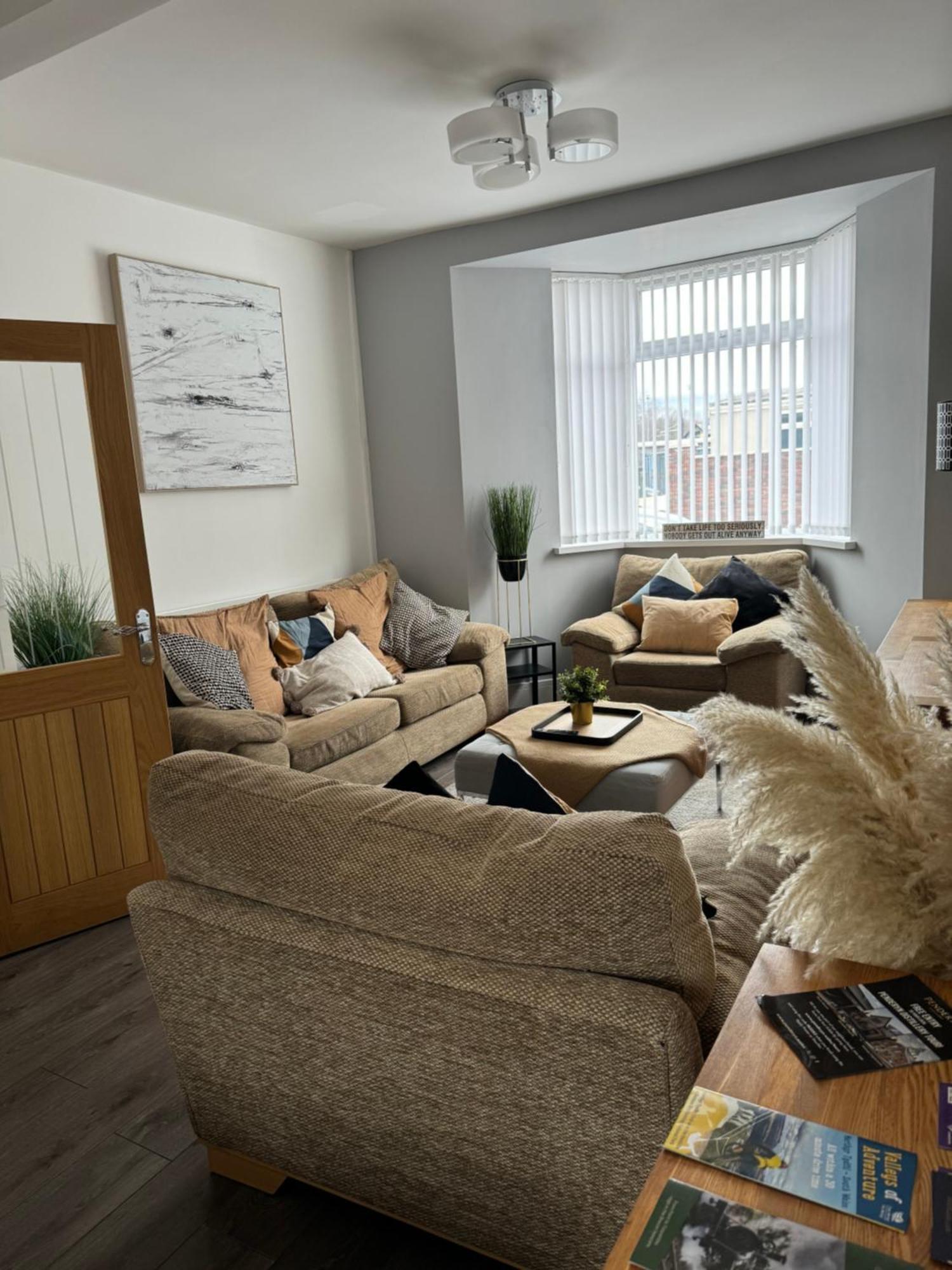Modern, Spacious And Central Location アバーデア エクステリア 写真