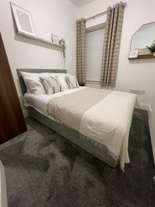 Modern, Spacious And Central Location アバーデア エクステリア 写真