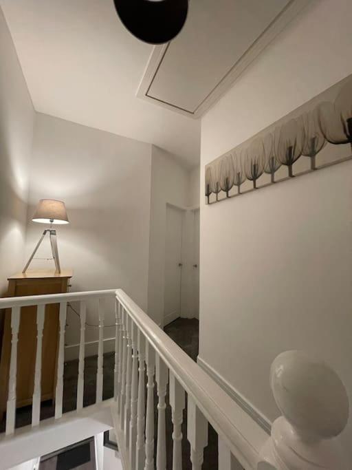 Modern, Spacious And Central Location アバーデア エクステリア 写真