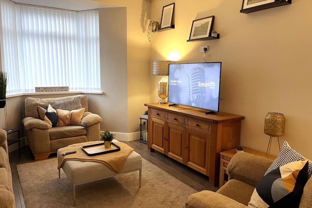 Modern, Spacious And Central Location アバーデア エクステリア 写真