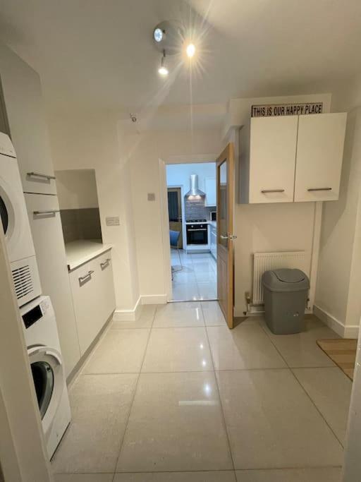 Modern, Spacious And Central Location アバーデア エクステリア 写真