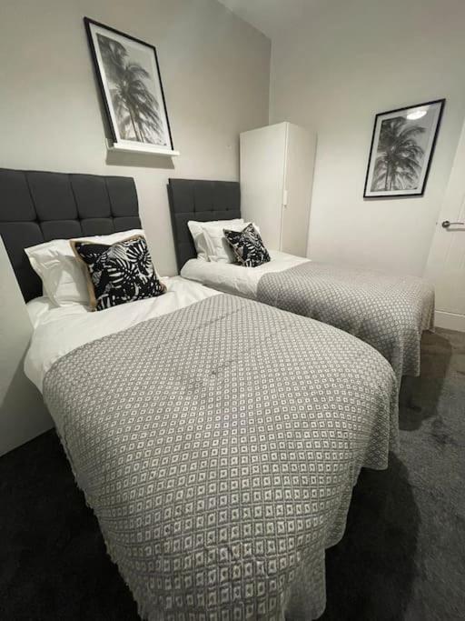 Modern, Spacious And Central Location アバーデア エクステリア 写真